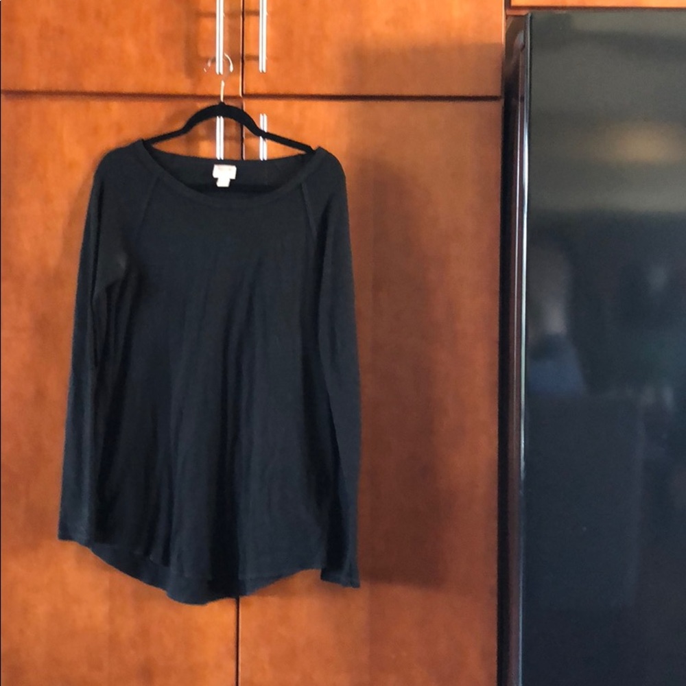 Thermal long sleeve T. Size L. Worn multiple x.